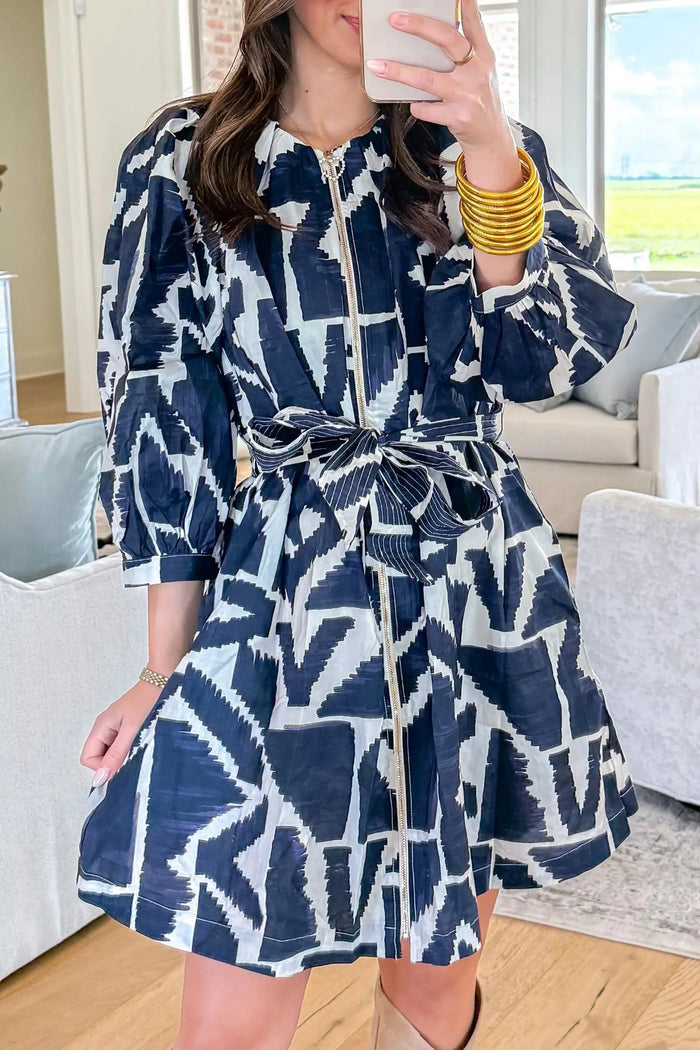 Abstract Geometric Print Zip Front Tie Waist Shift Dress – Blue