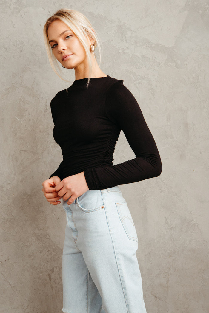 black long sleeve - fall outfit ideas - fall fashion - capsule wardrobe pieces