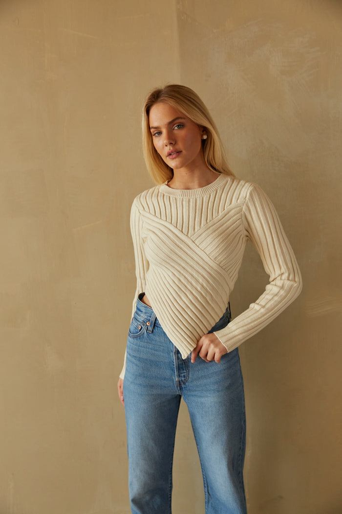 cream ribbed cropped sweater - fall fashion - ivory v cut sweater | white-image