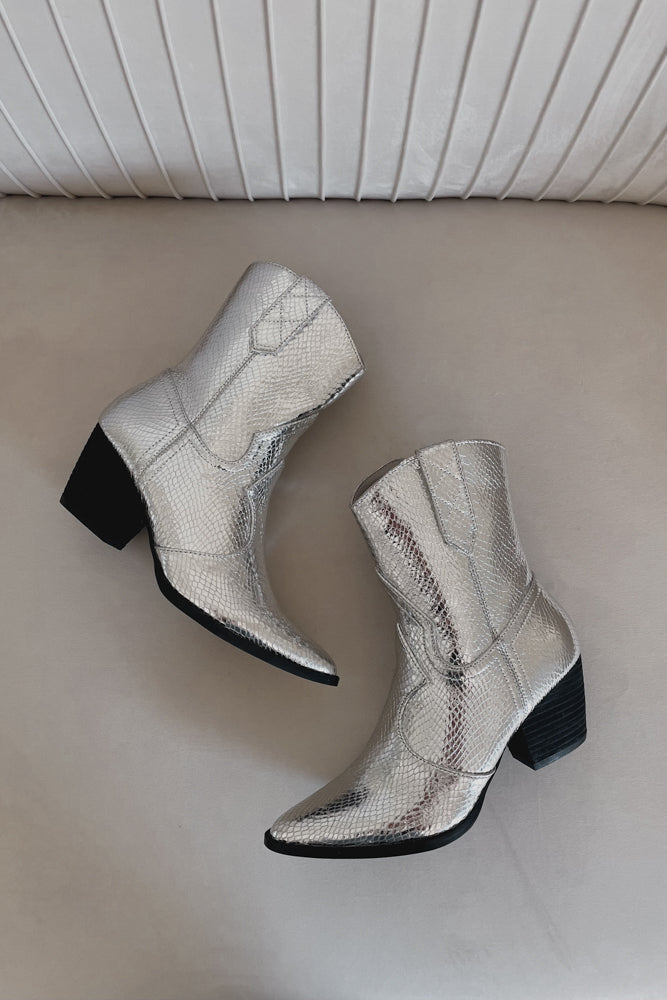 block heel cowboy boots in silver - concerts - tailgates - college football - college - sorority