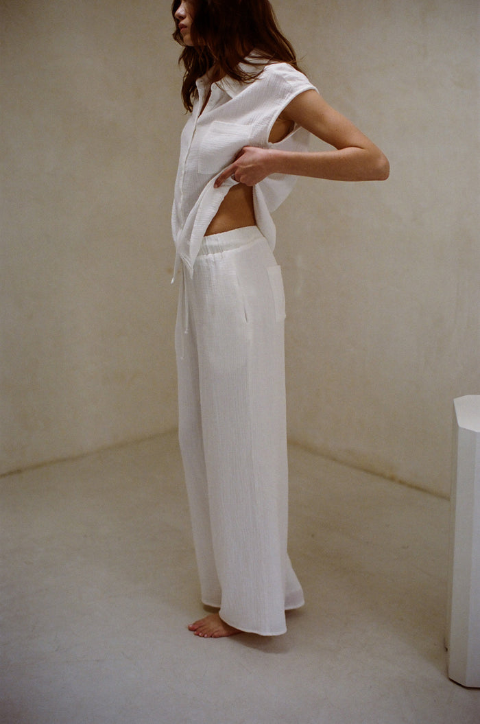 white gauze matching set - wide leg cotton pants and sleeveless collared shirt