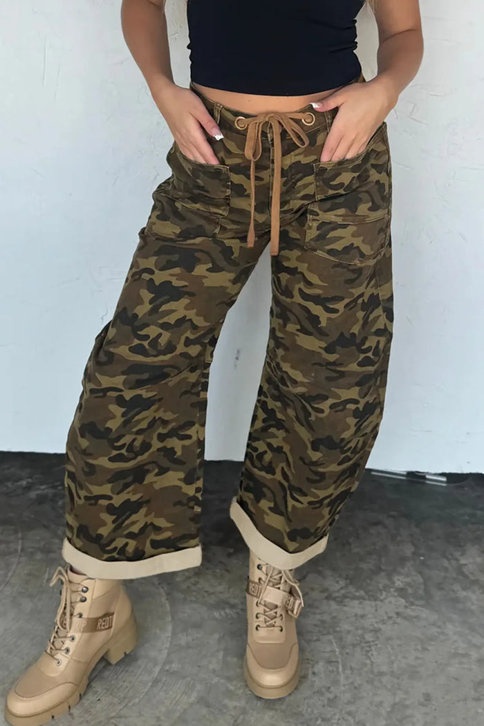 Camouflage Print Retro Grommet Tie Waist Loose Jeans – Multicolour