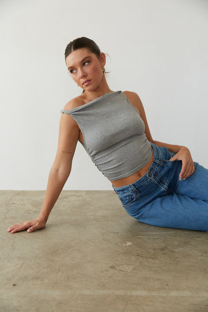 front view | grey twist strap off the shoulder tank top