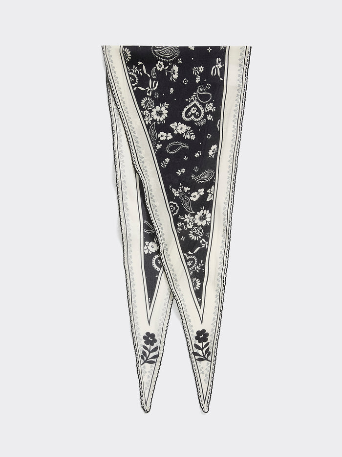 Diamond-Shaped Scarf with Border