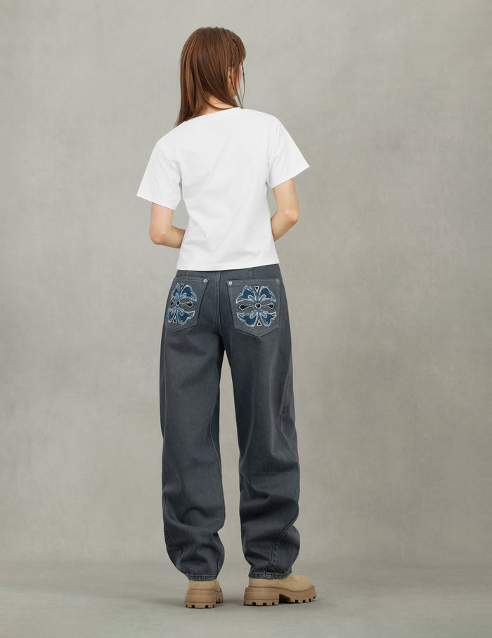Distressed Kamon Appliqué Embroidery Balloon Fit Jeans