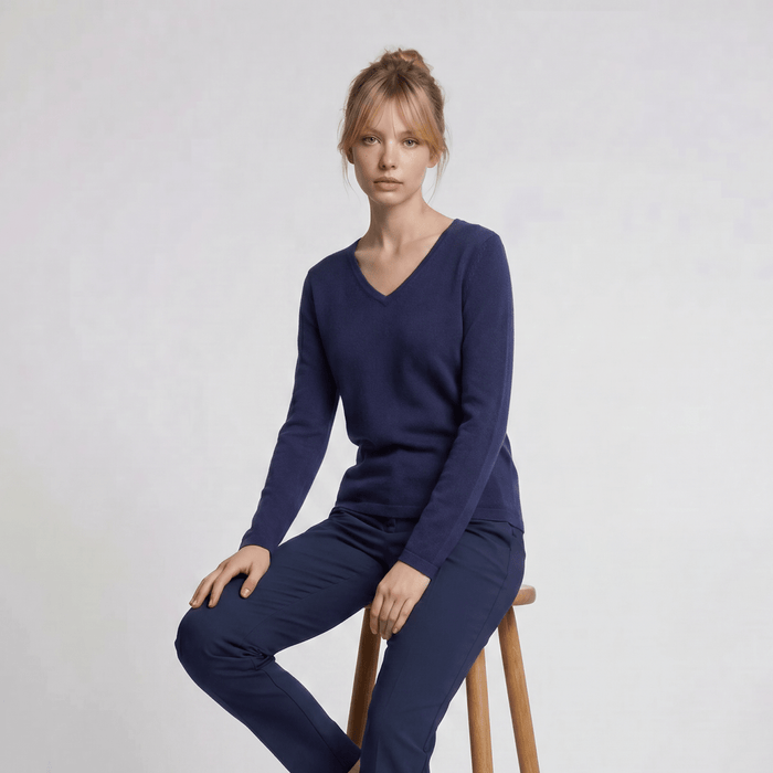 Dunedin Cashmere Women’s 100% Cashmere V-Neck Jumper – Astral - Heritage Of Scotland - XS