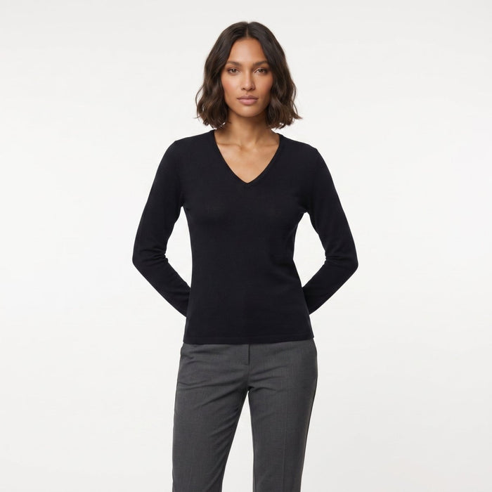 Dunedin Cashmere Women’s 100% Cashmere V-Neck Jumper – Black - Heritage Of Scotland - XS