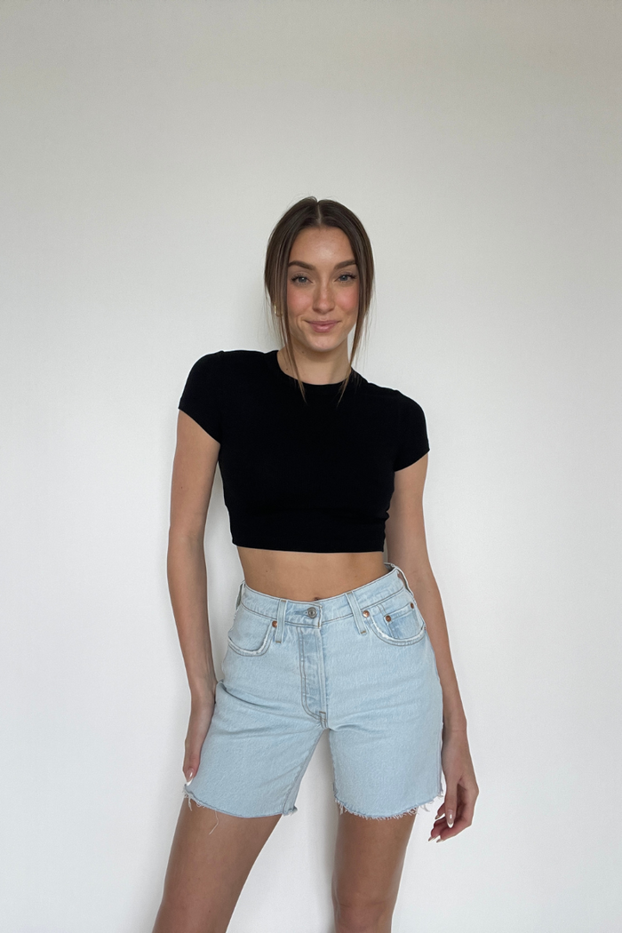 light wash levis distressed denim shorts - mid thigh high rise shorts