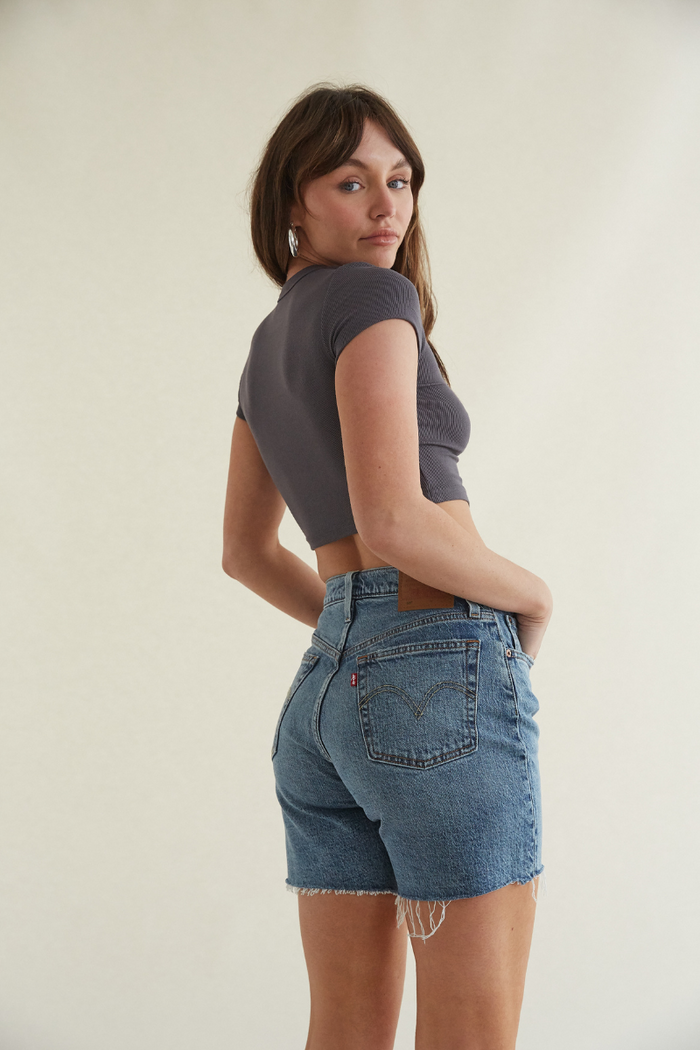 mid thigh medium wash jean shorts - levis 501 high rise shorts