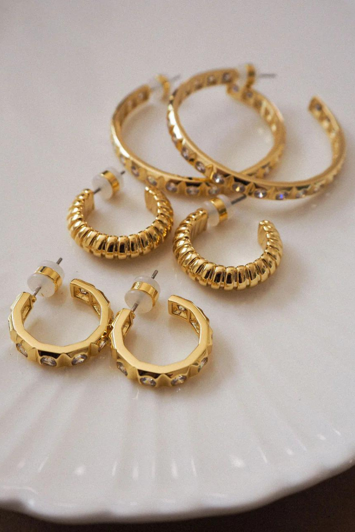 luv aj mini pyramid stud hoops earrings in gold