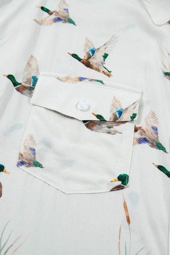 Mallard Printed Button Flap Pocket Short Sleeve Shirt – White