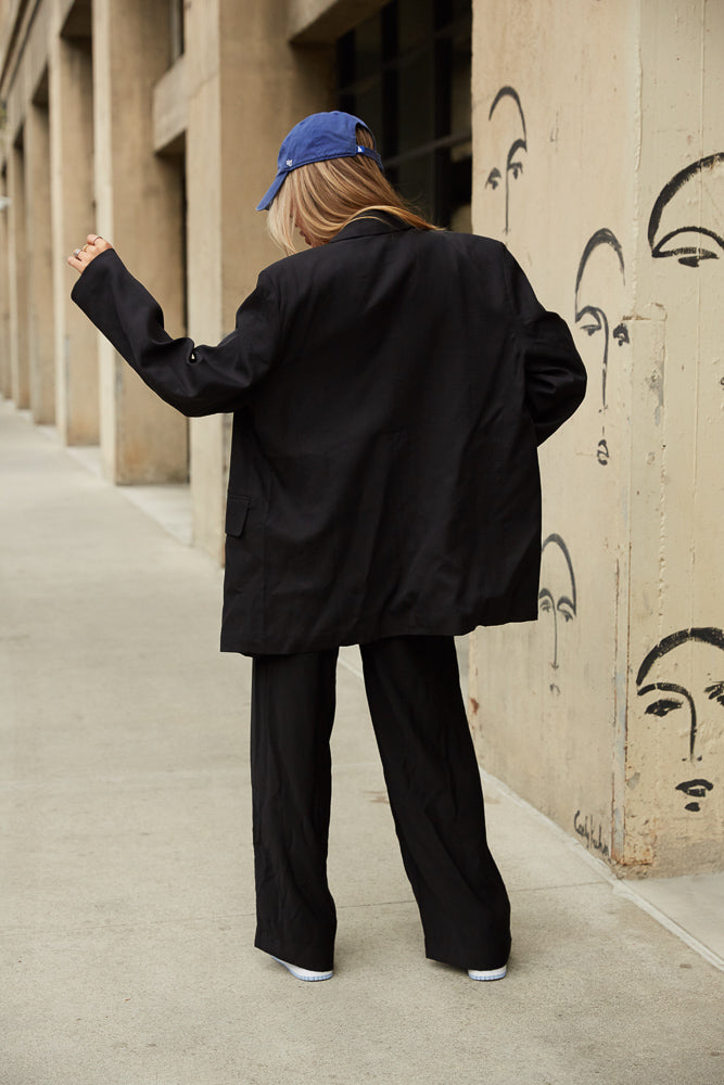 black blazer outfit