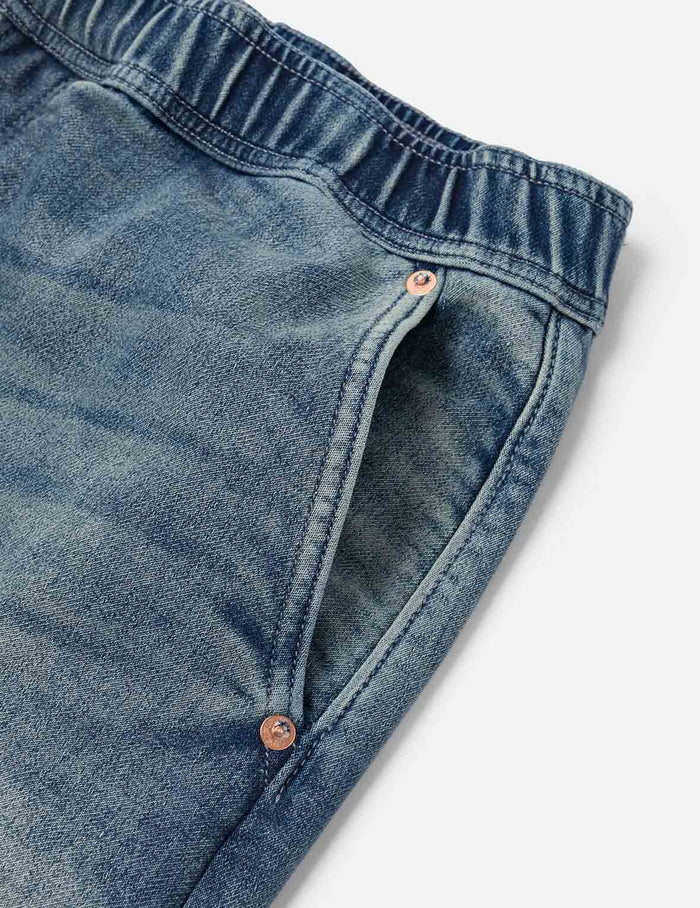 Seagull and Logo Appliqué Embroidery Fashion Fit Denim Shorts