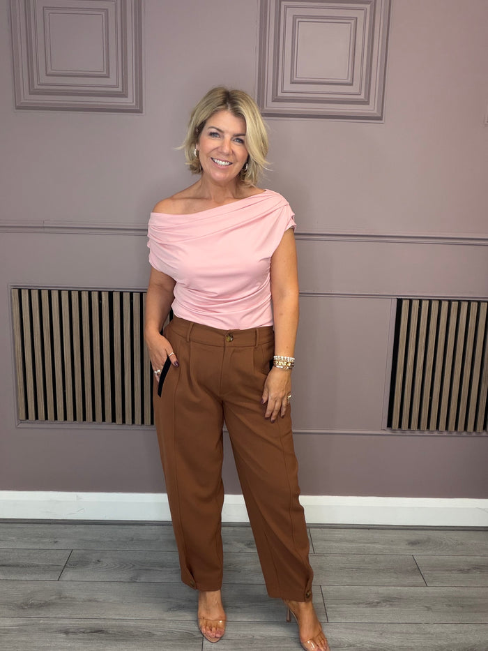 Selene Barrel Leg Trousers (Brown)