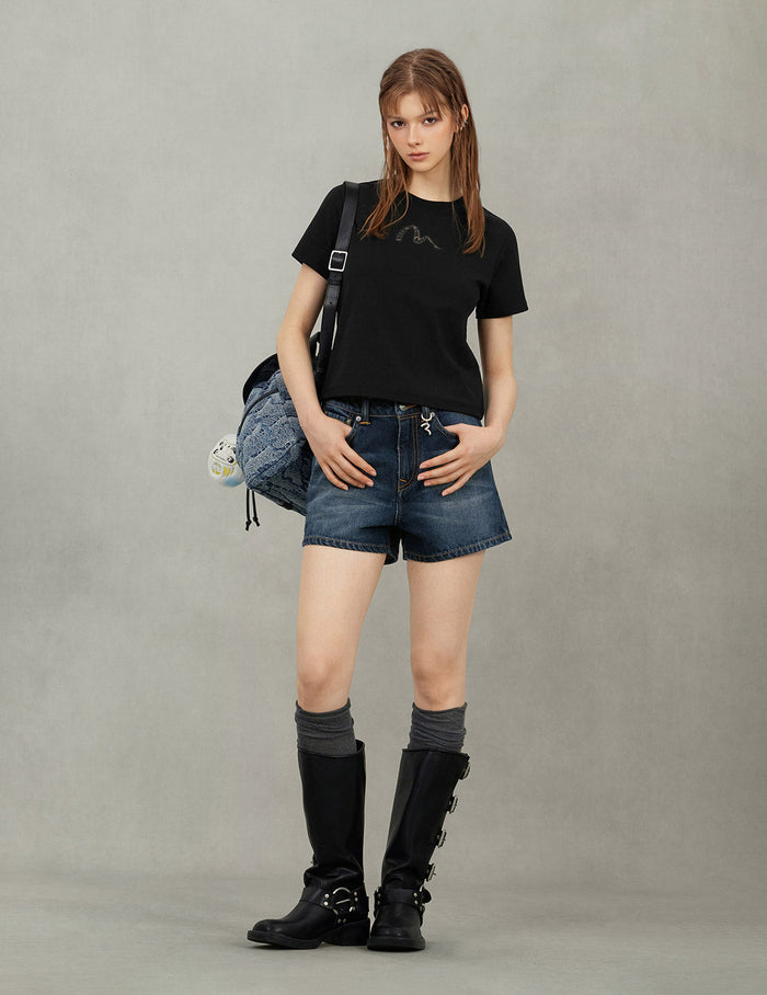 Slogan Embroidery and High-heeled Seagull Slim Fit T-Shirt