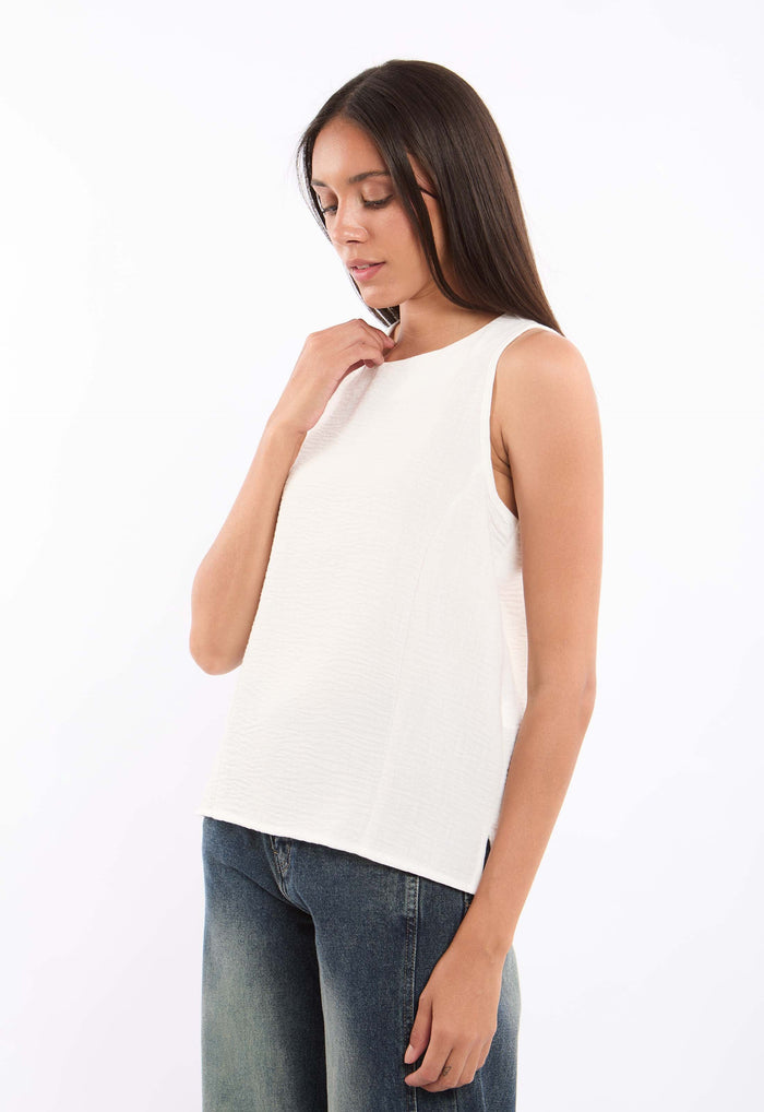 Textured Sleeveless Regular Fit Top